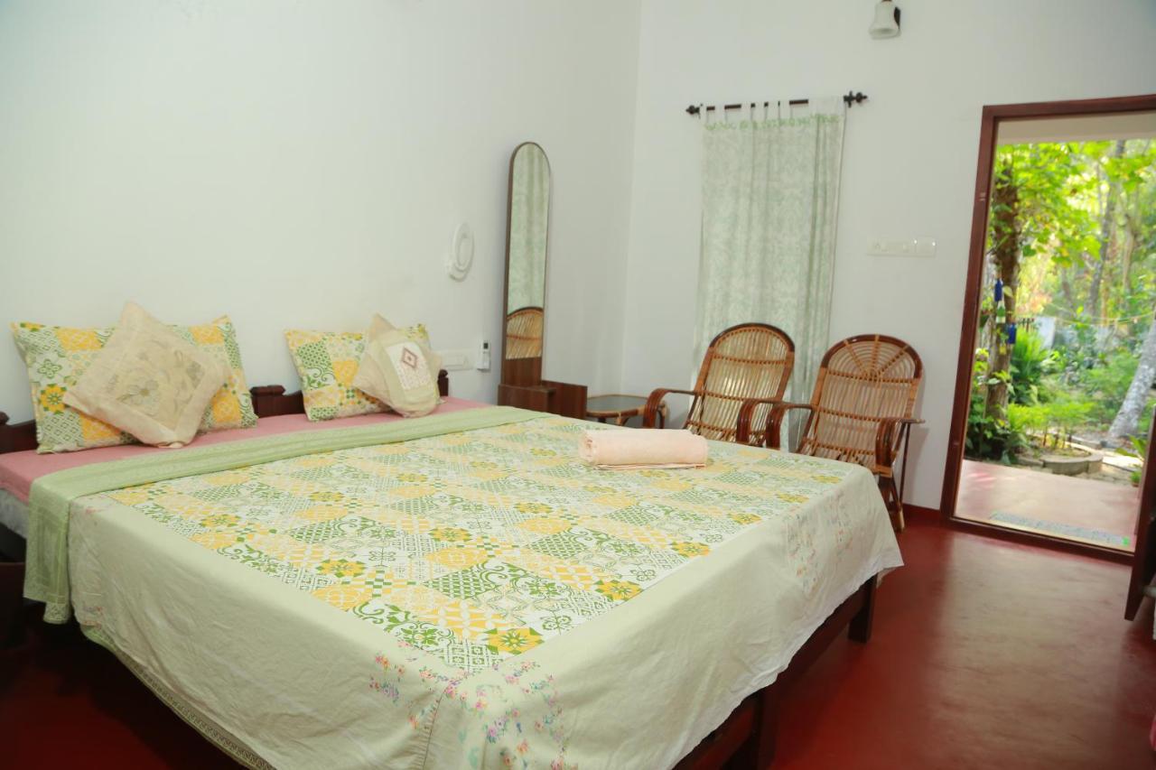 Marari Charlys Homestay Alappuzha Luaran gambar